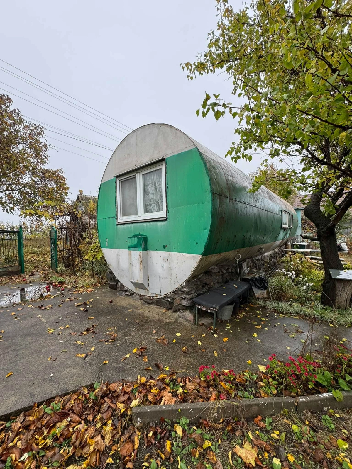 Дача-бочка під Білою Церквою коштує $4 тисячі: жити пропонують у «трубі»