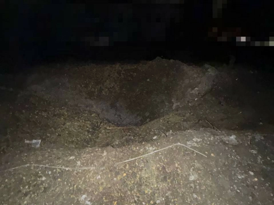 Росія вдарила балістикою по Києву: загинув цивільний, серед поранених — студенти й медики