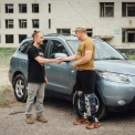 Авто для ЗСУ з Європи: як доставляють, скільки це коштує та як допомогти