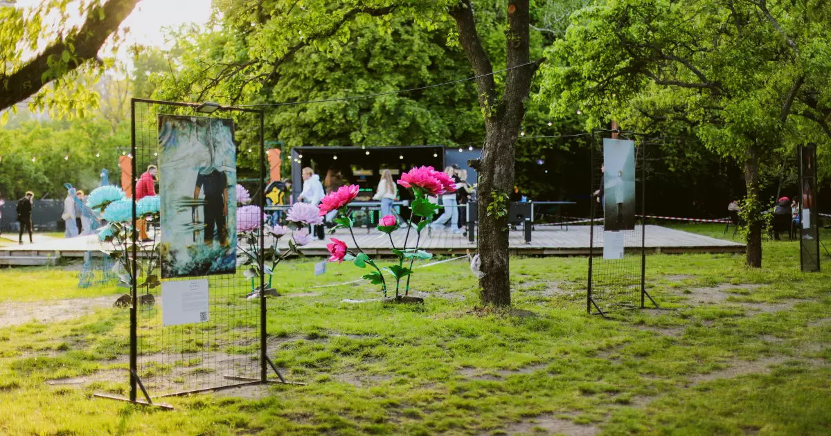 Виставка «Ти є» у «В’ЯВА»: подорож крізь втрату, ідентичність і віднайдений дім