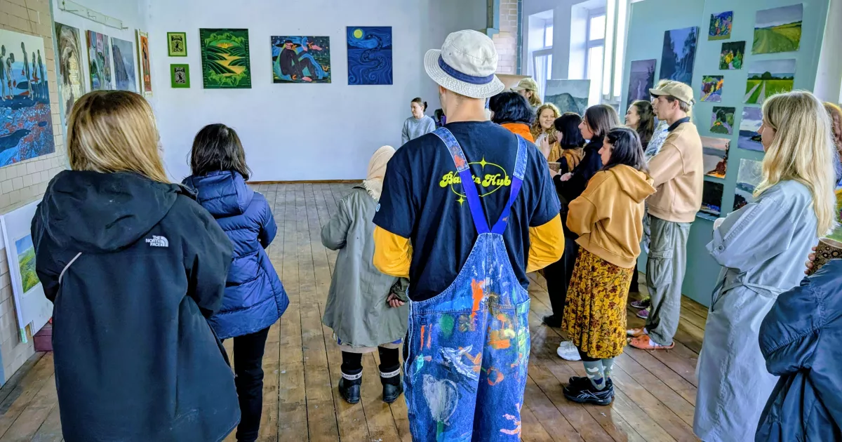 У Бакота Хаб відбулася мистецька резиденція про пам’ять і історію затопленої Бакоти