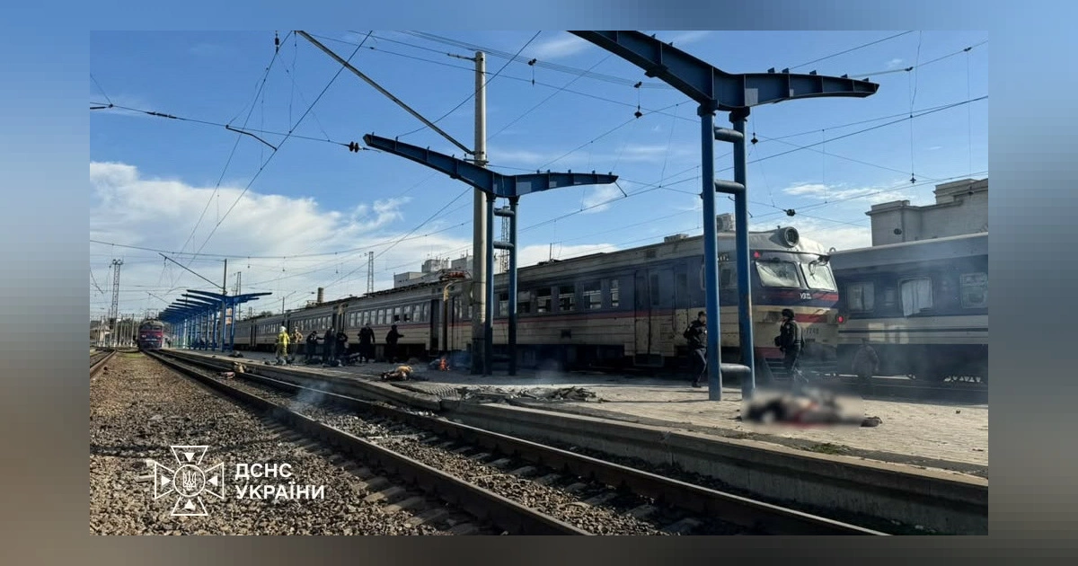 Удар по вокзалу в Дніпрі: лікарі розповіли про тяжкий стан поранених