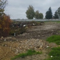 У Яготині сміття знову засипало берег біля водойми: жителі б’ють на сполох