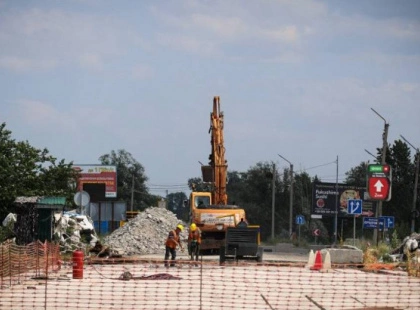 У Вишгороді утворилися затори через брак робітників на відбудові мосту