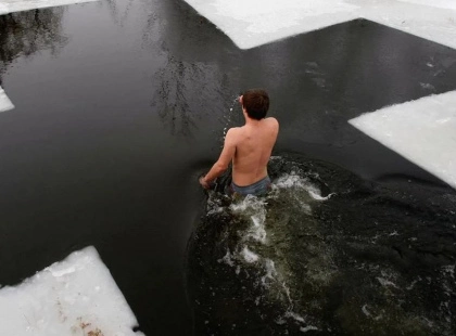 Де пірнути на Водохреща у Києві: список 12 безпечних пляжів з рятувальниками та медиками.