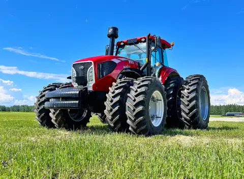 Оновлення комунального парку Гостомеля: Чи справді новий трактор за мільйон змінить все?