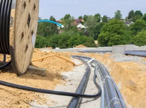 Київ витрачає мільйони на "нові" кабелі: Чи чекати прориву в енергетиці, чи це чергова "схема"?