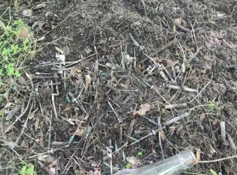 Притулок для наркоманів на Воскресенці: мешканці звернулись до влади по допомогу