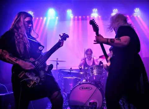 Український панк-гурт Death Pill, про який писали The Guardian і The Times, випустив новий альбом на британському лейблі