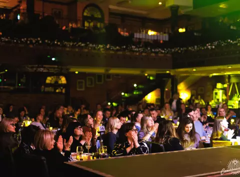 Вар’єте «Рояль», імпровізація без цензури та вистави для дорослих: липневі вечори у Caribbean Club