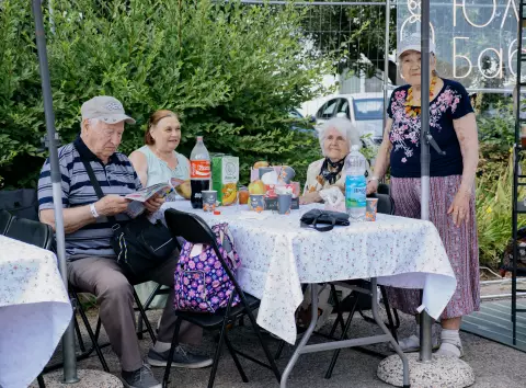 БФ «Юлині бабусі» на «Куражі»: як дідусі грали в шахи, а бабусі співали пісні барберу
