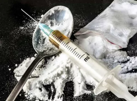 Клієнти підходили під вікно: у Києві судитимуть жінку за оригінальну схему торгівлі метадоном