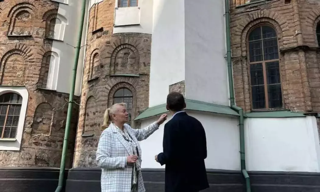 Трагедія у серці Києва: Софійський собор постраждав від обстрілів - 1